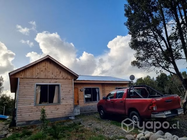 Vende Parcela con casa