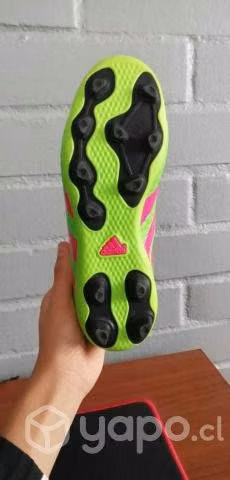 Zapatos de futbol (toperoles)