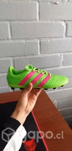 Zapatos de futbol (toperoles)