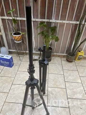 Atriles para parlantes
