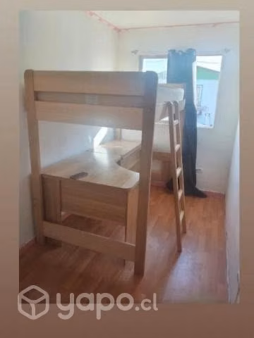 Cama alta con escritorio de madera