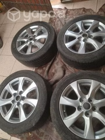 Juego de llantas con neumáticos mazda 3 2011