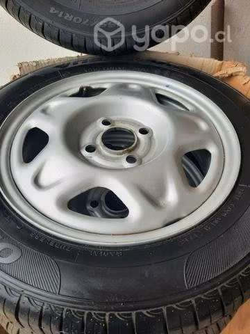 4 neumaticos con solo 3000 kms 3 con llanta - Imagen 8