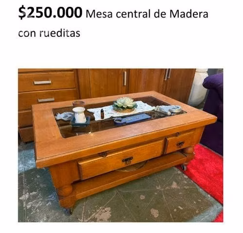 Mesa de centro de madera , vidrios y ruedas