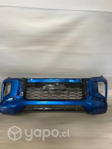 Parachoque delantero Mitsubishi L