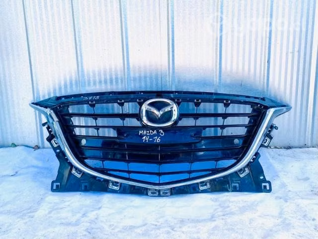 Máscara mazda 3