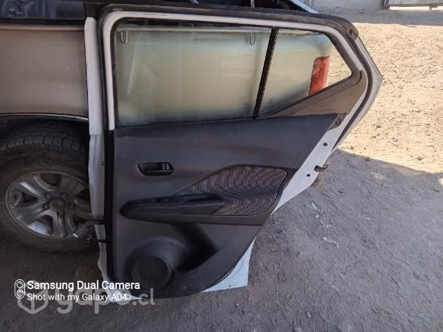 Puerta Nissan kicks 2019.trasera copiloto