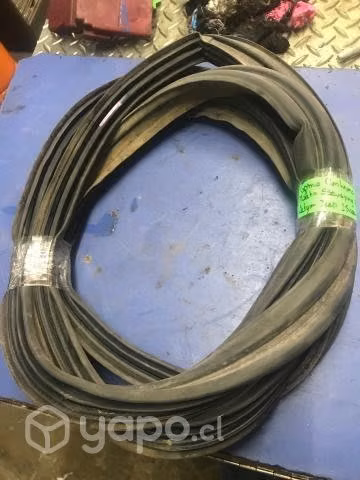 Goma contorno maleta Ssangyong Actyon jeep 2010