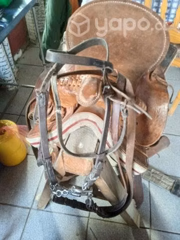 Montura tipo tejana