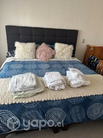 Cama tamaño king con respaldo