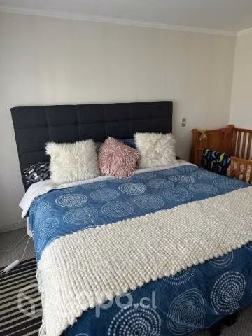 Cama tamaño king con respaldo