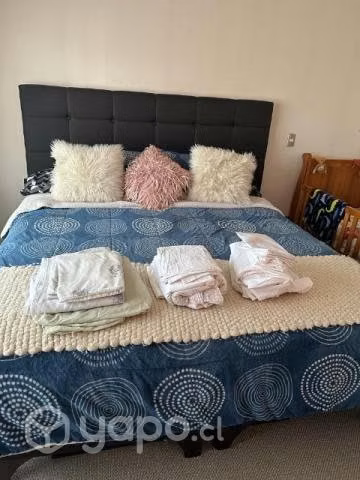 Cama tamaño king con respaldo