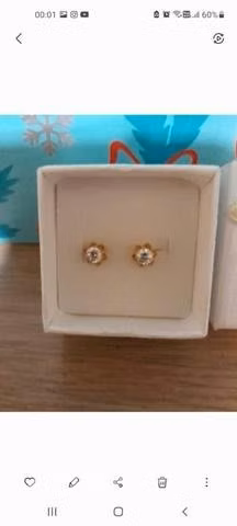 Aros de oro con circón 18 k