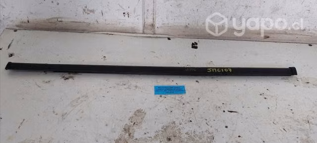 Moldura lame vidrio puerta trasera izq JMC Vigus