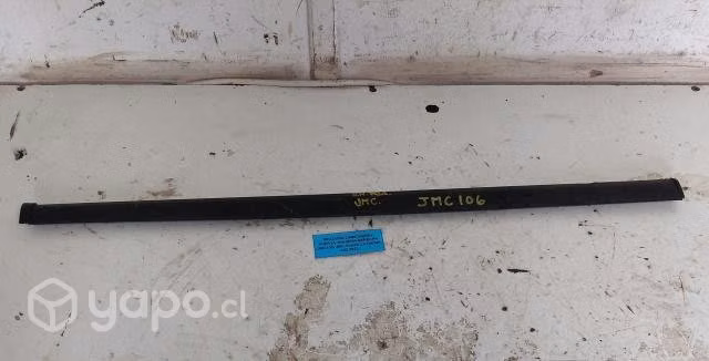 Moldura lame vidrio puerta trasera derecha JMC Vig