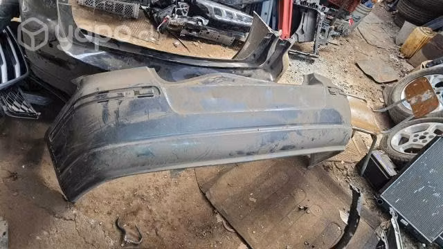 Parachoque trasero toyota avensis 2003 original