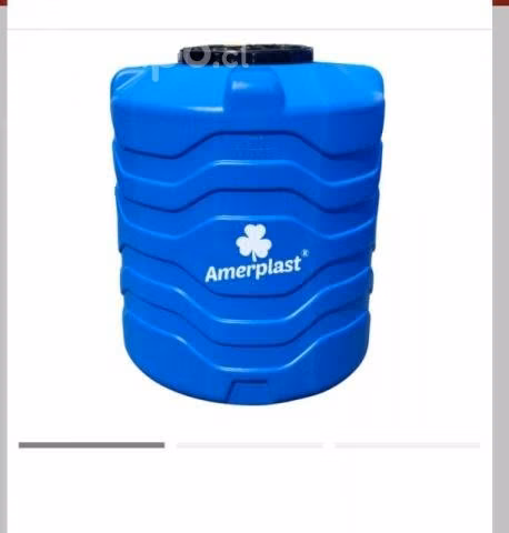 Estanque de agua 1400 lts .