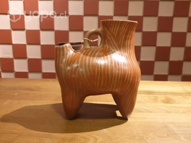 Figura animal cántaro mapuche