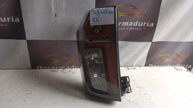 Foco trasero suburban 2022 1.4