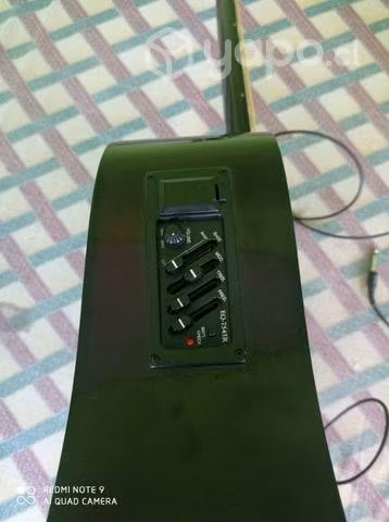 Guitarra electroacústica
