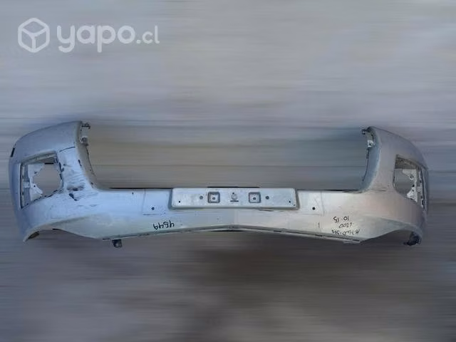 Parachoque delantero Mitsubishi L
