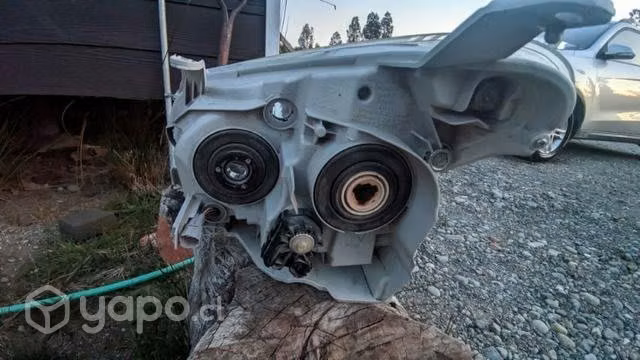 Foco derecho Chevrolet D-Max - Imagen 3