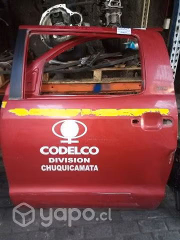 Puerta trasera izquierd detalle Toyota Tundra 2015