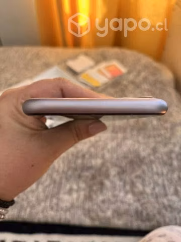 IPhone 11 64 gb color Lila