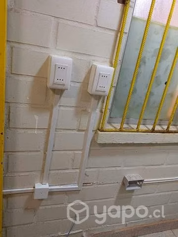 Ofrezco mis servicios como maestro eléctrico
