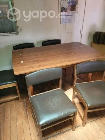 Mesa con 5 sillas