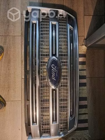 Parrilla frontal ford f150 año 2016
