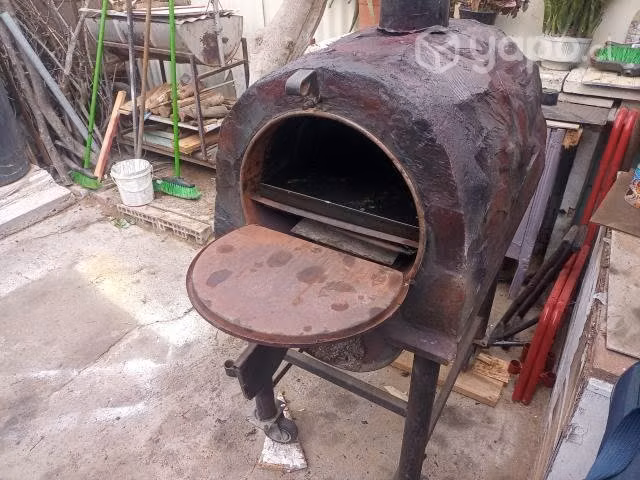Horno de piedra usado en buen estado