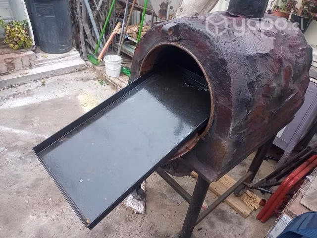 Horno de piedra usado en buen estado