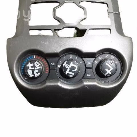 Bisel y calefa ford ranger 2013