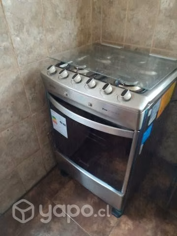 Cocina 6 meses de uso (casi nueva)