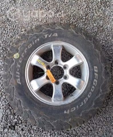 Llanta con neumatico 245 75 r16 hilux 2.5 2012 (