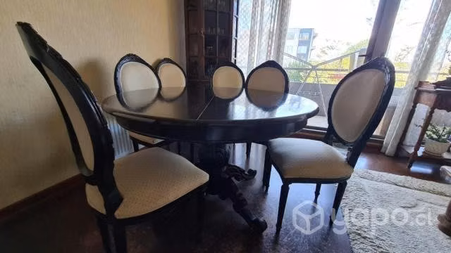 Mesa comedor antigua, madera de castaño y lacado