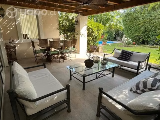 En venta casa provenzal, piedra roja, chicureo