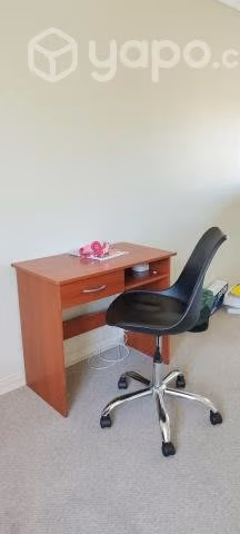 Escritorio y silla- POR CAMBIO DE DOMICILIO