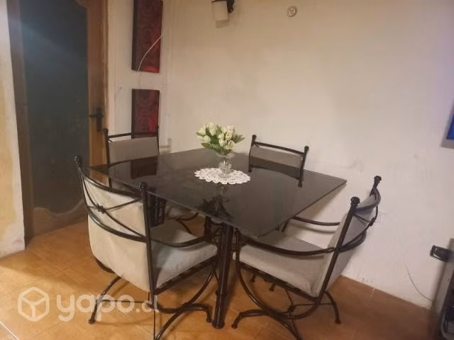 Hermoso y elegante comedor estilo etrusco