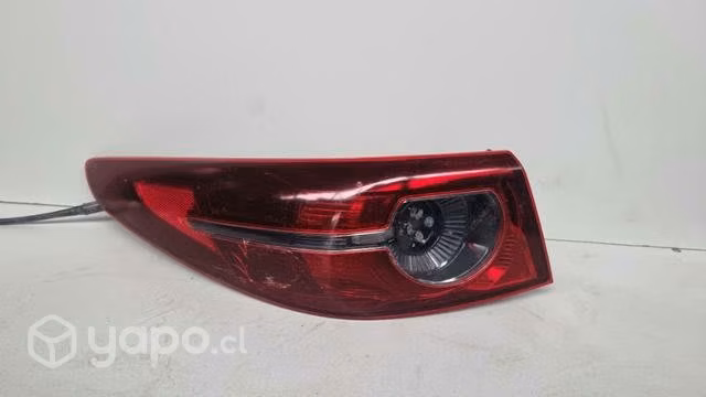 Foco mazda 3 sedan dmg la cisterna 53.03