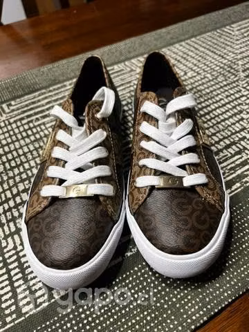 Zapatillas Café Guess Nueva 38 - Imagen 5