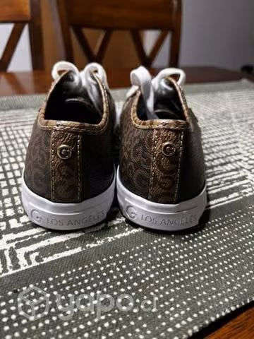 Zapatillas Café Guess Nueva 38 - Imagen 3