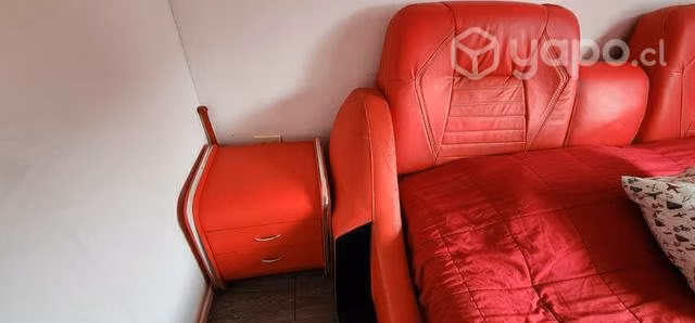 Cama auto King con colchón seminuevo