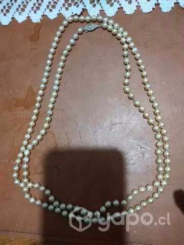 Collar de perlas amarillas