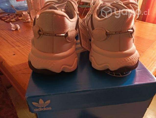 Zapatilla Adidas