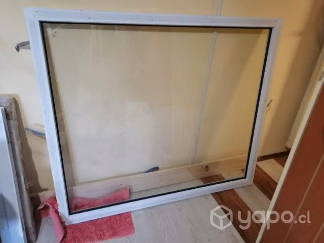 Ventanas y letrero para almacen