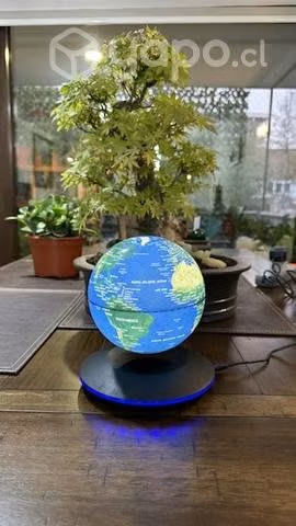 Globo terráqueo con levitación magnética