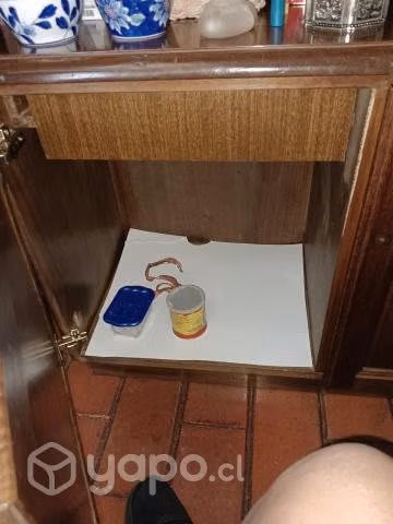 mueble de madera antiguo