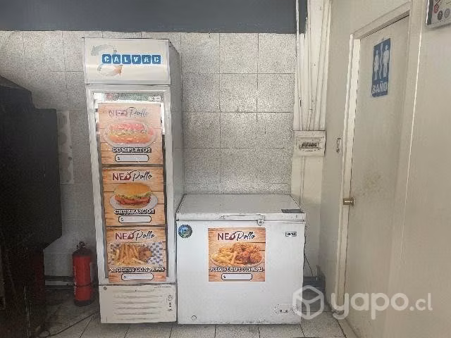 Se vende derecho de llaves local de pollos asados